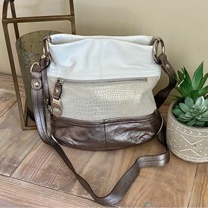 B. Makowsky Tri-Color Leather Metallic Bag✨